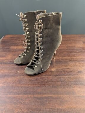 Charlotte Russe Shoes Women's Size 8 EUC